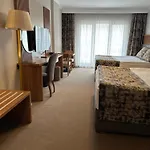 Oezkaya *
