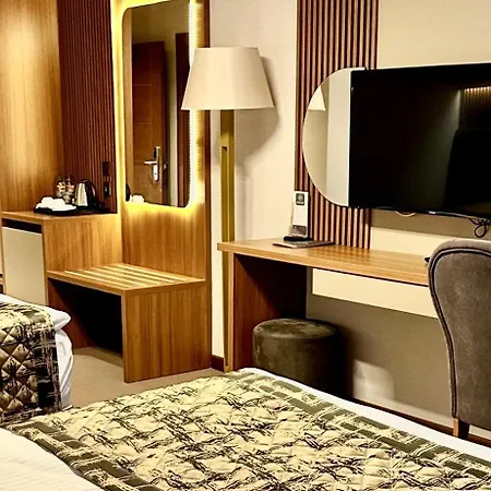 Oezkaya Hotel *