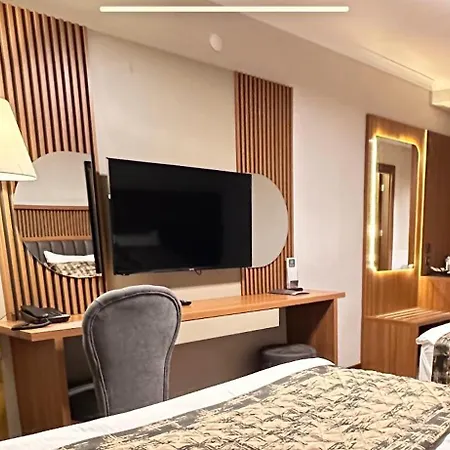 Oezkaya Hotel *